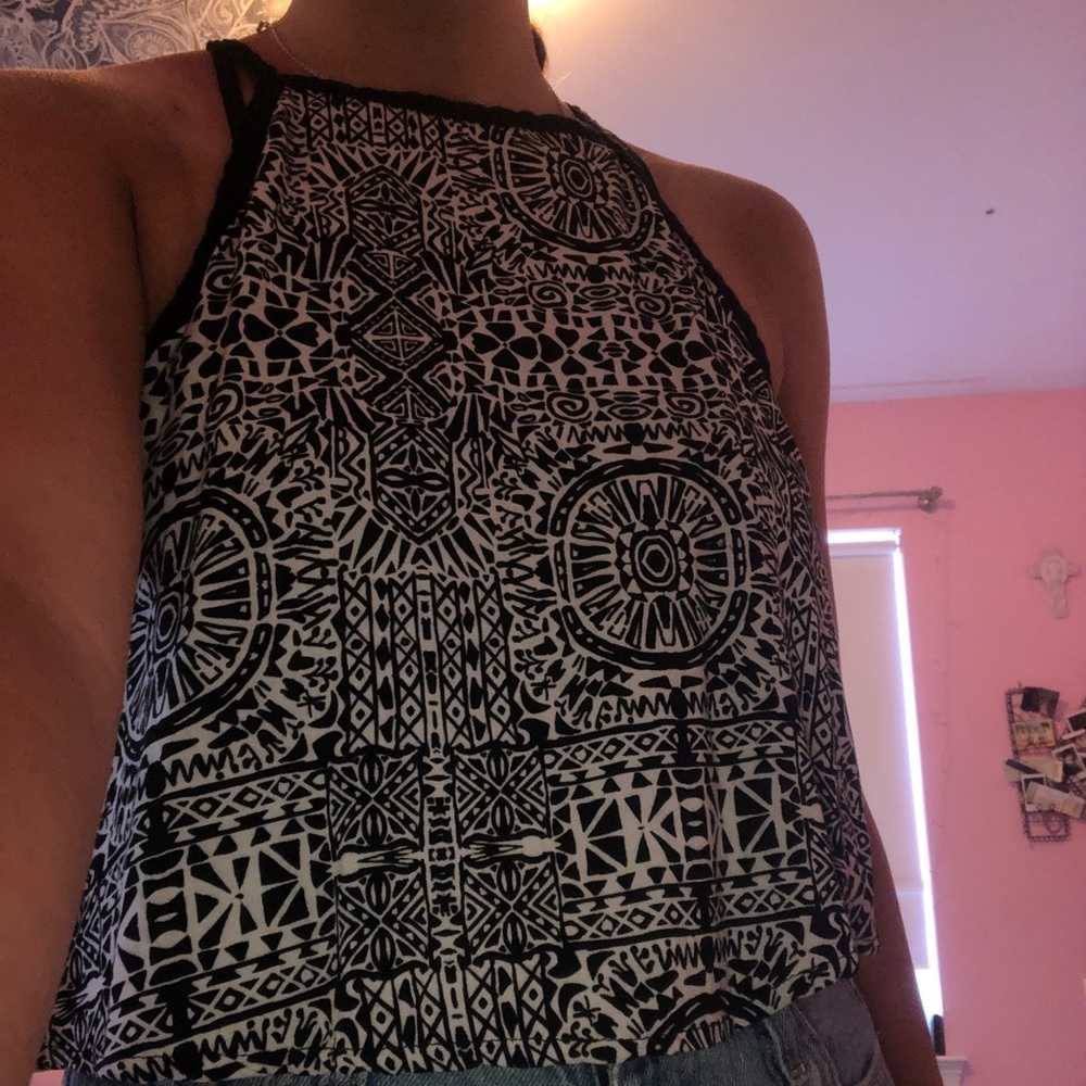Black and white patterned crop top from Pacsun - Picture 2 of 3